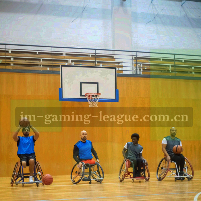 城市地标剪影以熔岩橙细线勾勒，置于方形色块之中